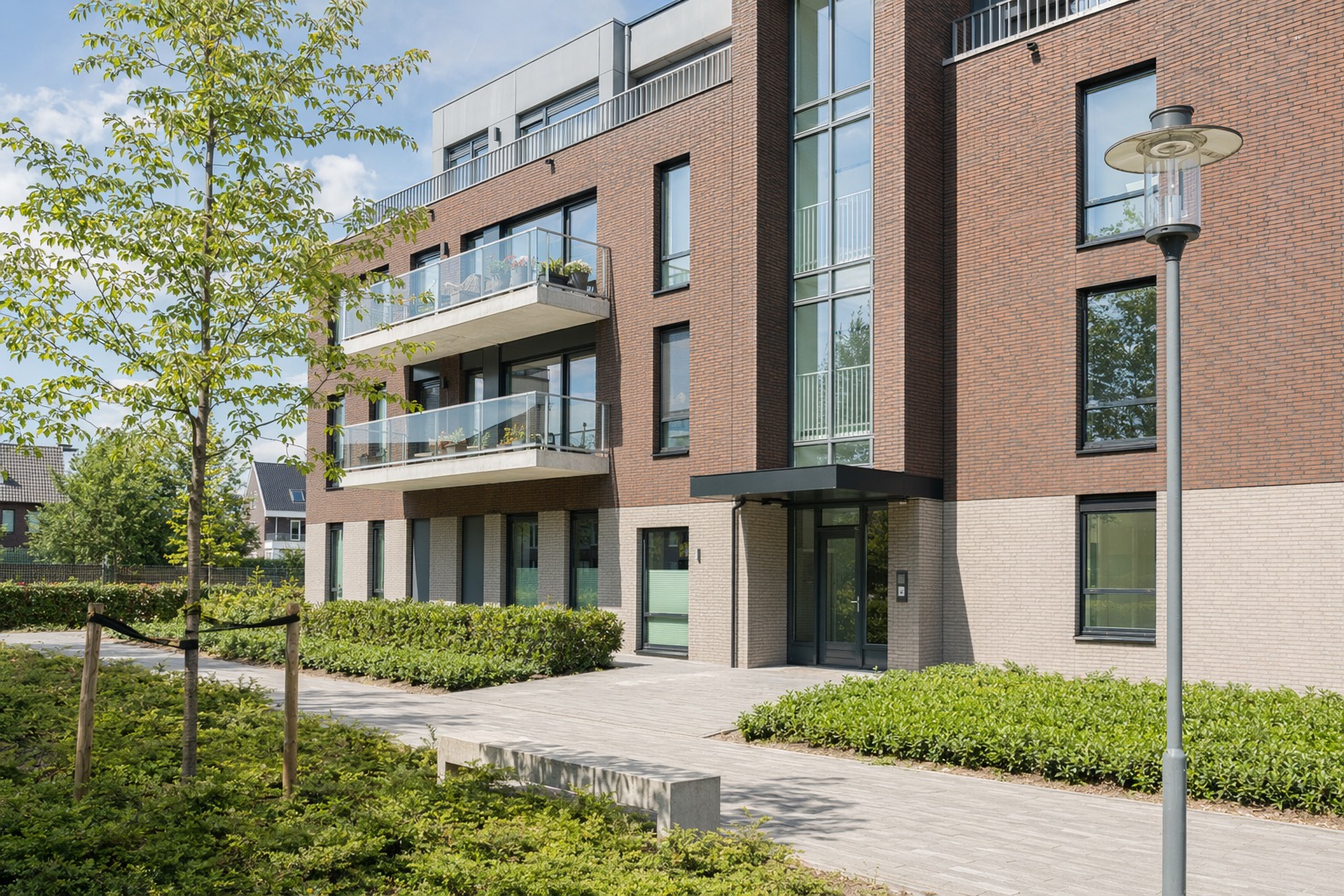 Dutch leasehold visual: apartment block balcony valuation netherlands