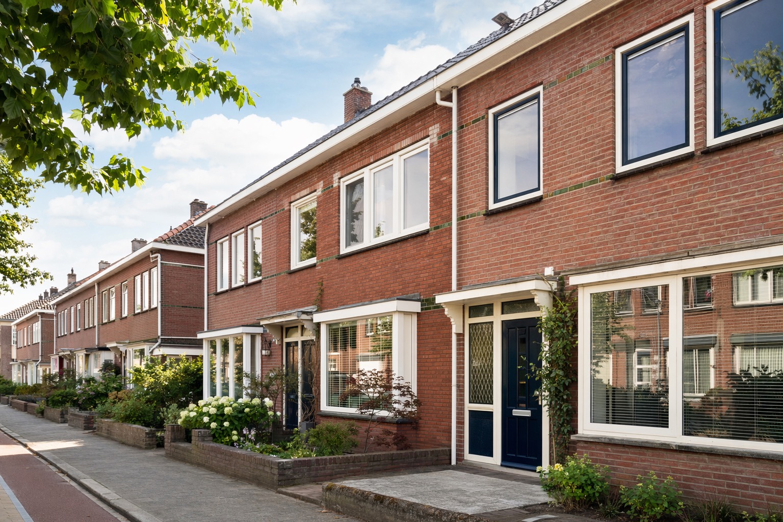 Illustration for Property Valuation in Woensel-Zuid, Eindhoven with document preparation and valuation context in Eindhoven