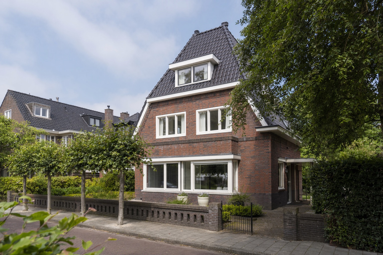Buying A House In The Netherlands Without A Buying Agent 3 Visual support for Dutch home buyers: dutch detached home valuation exterior