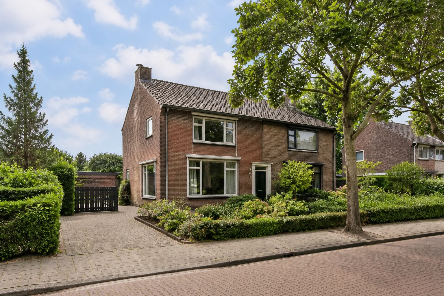 House Valuation in Bergeijk 6 Representative brick family home with garden and driveway in Bergeijk