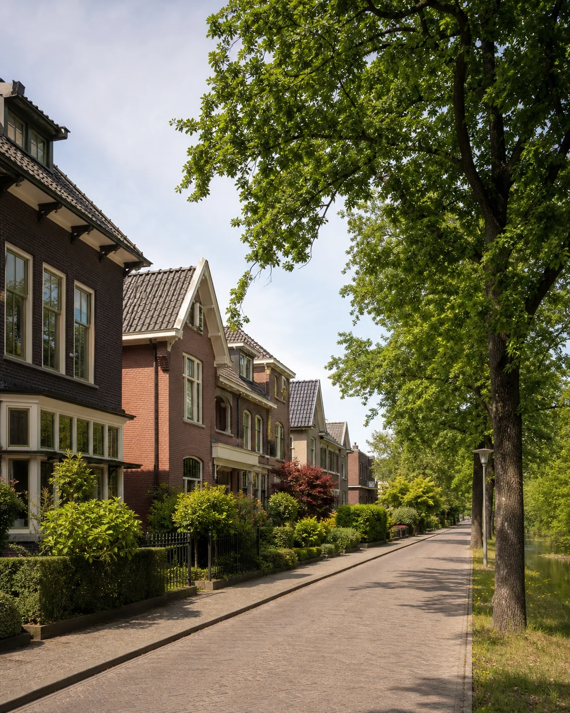 House Valuation in Gestel 1 Quiet tree-lined residential street with Dutch homes in Gestel, North Brabant
