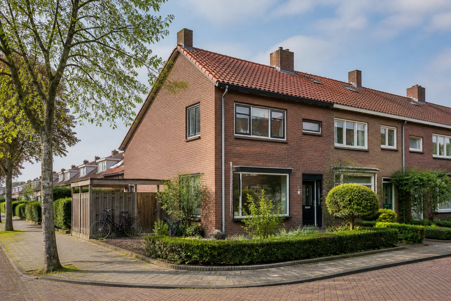 House Valuation in Gestel 5 Representative detached Dutch family home with garden and driveway in Gestel
