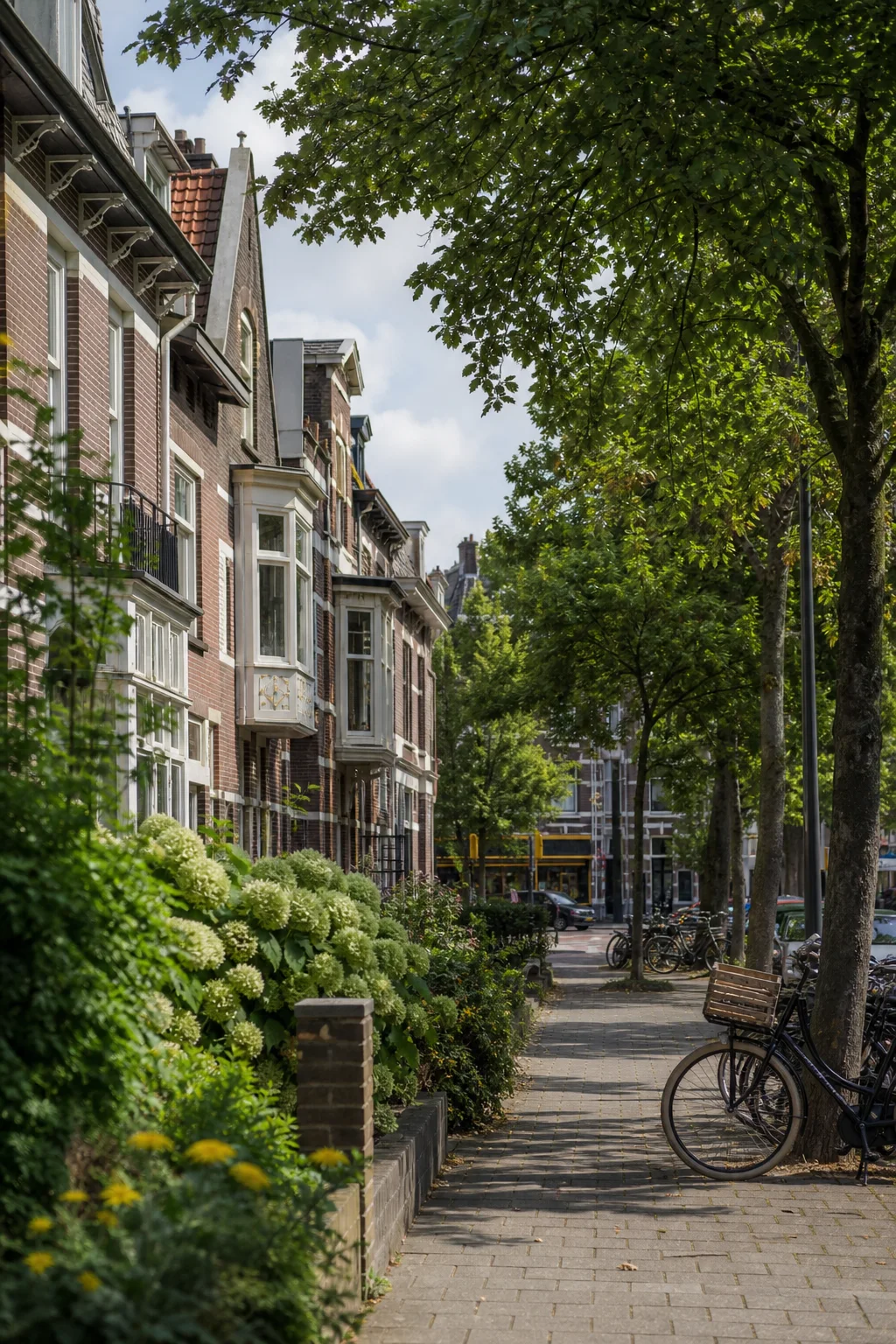 House Valuation in Joriskwartier 1 Leafy residential street with early twentieth-century brick homes in Joriskwartier, Eindhoven