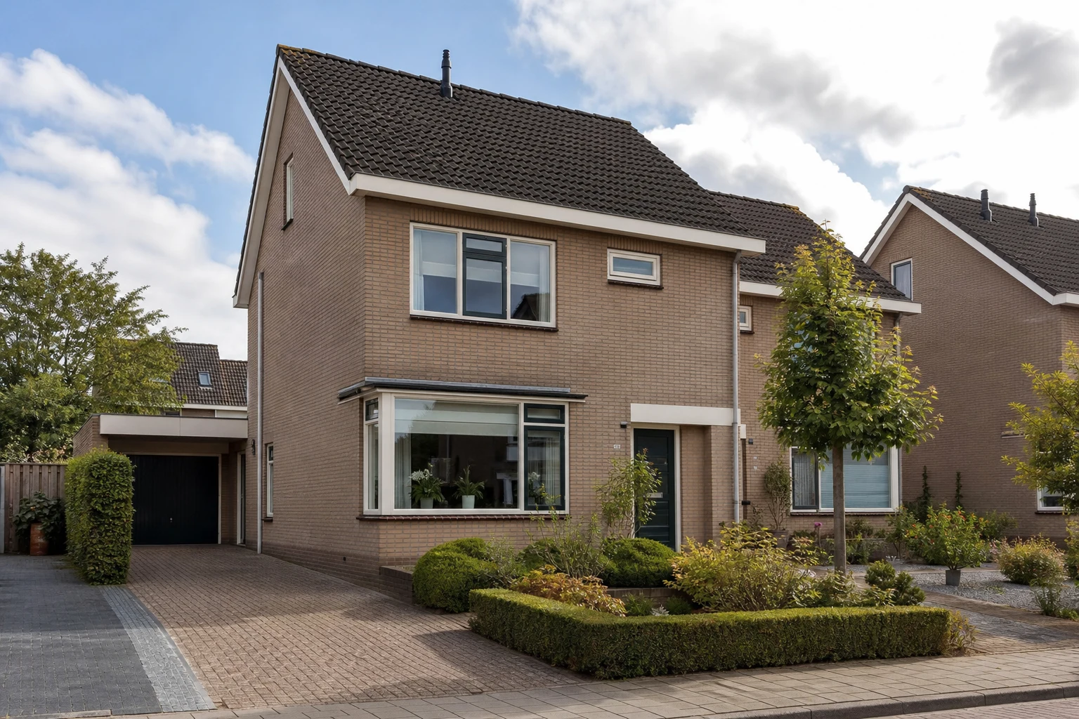 House Valuation in Kapelbeemd 3 Green cycle and drainage corridor near homes in Kapelbeemd, Eindhoven