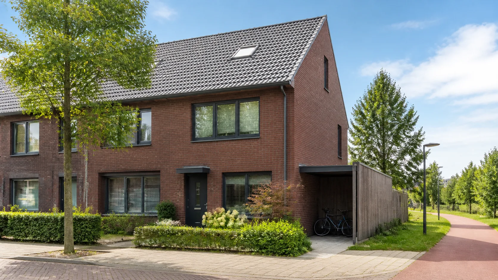 House Valuation in Meerhoven 5 Representative detached Dutch family home with garden and driveway in Meerhoven