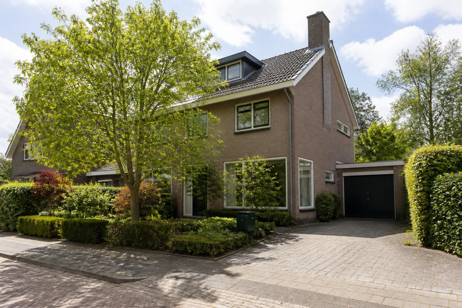 House Valuation in Ooievaarsnest 5 Representative brick family housing and cycle street in Ooievaarsnest, Eindhoven