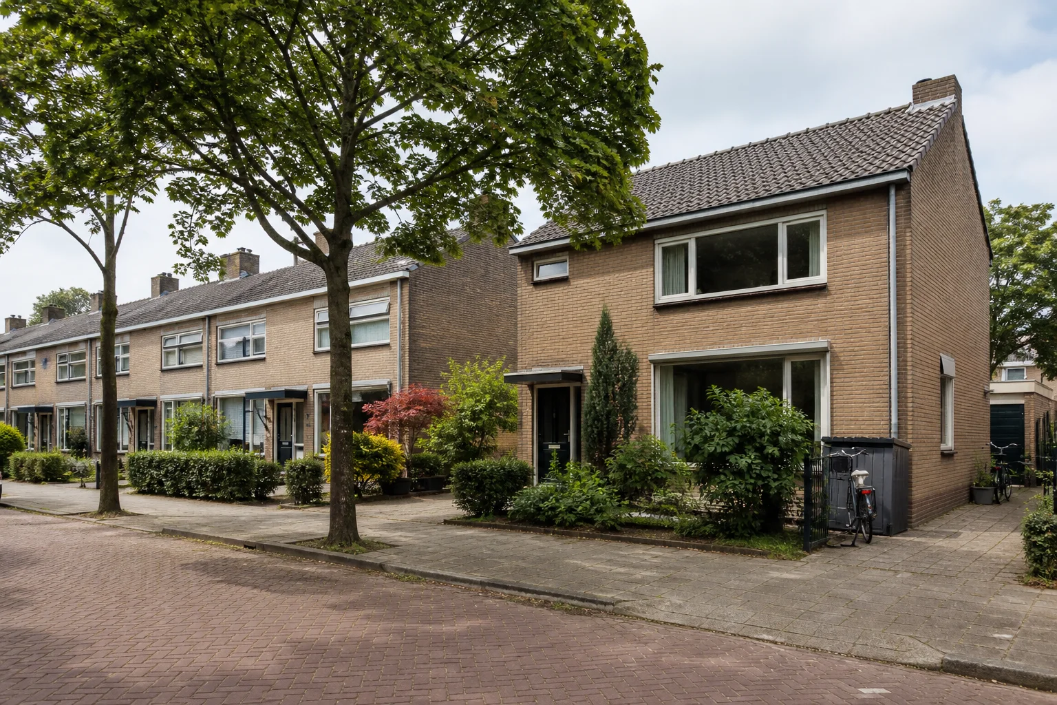 House Valuation in Tempel 4 Representative brick family housing in Tempel, Eindhoven