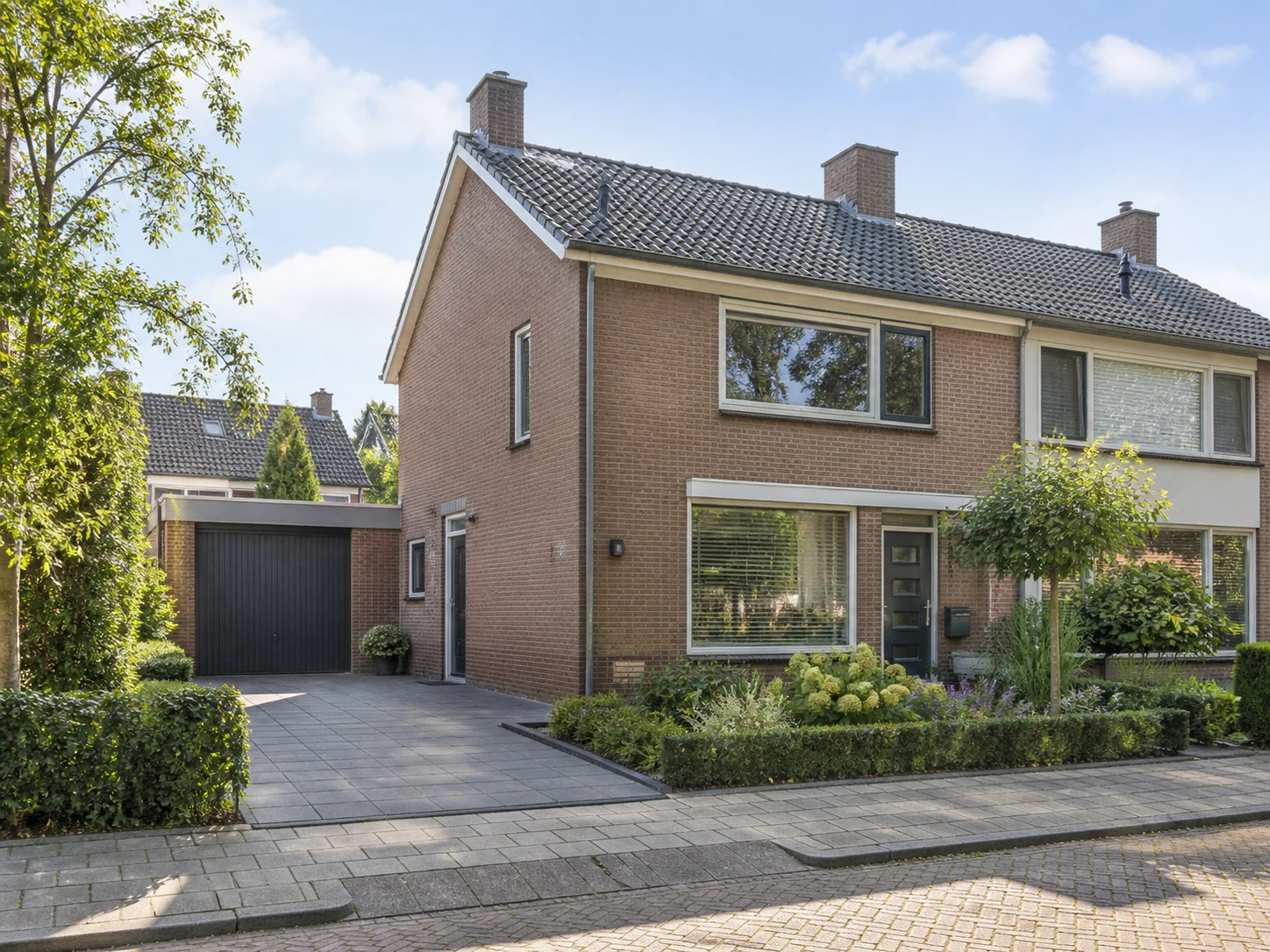 Property Valuation in Putten, Eindhoven 5 Representative Dutch home used for property-valuation context in Putten, Eindhoven
